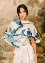 Cargar imagen en el visor de la galería, Pañoleta Celestina Blanca y Azul 90x90