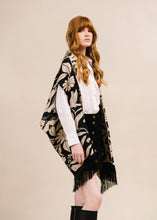 Cargar imagen en el visor de la galería, Chal Amanecer Negro