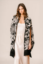 Cargar imagen en el visor de la galería, Chal Passiflora Negro