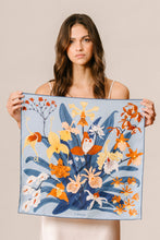 Cargar imagen en el visor de la galería, Pañoleta Jardín de Orquídeas Azul 55X55