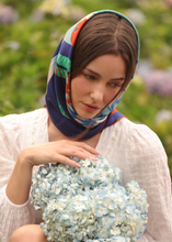 Cargar imagen en el visor de la galería, Pañoleta Serena Azul 90X90cm